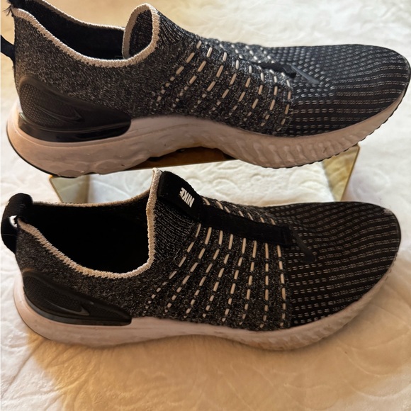 Nike Flyknit 2 Phantom White Knit Sneakers - Picture 1 of 6
